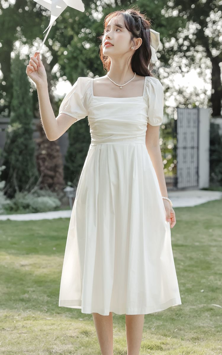 法式仙女方领白色连衣裙女夏季生日小礼裙轻奢高级感气质长裙子