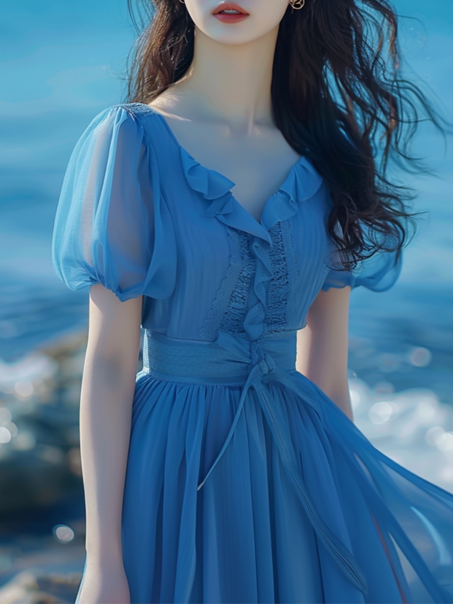 海边度假茶歇绝美蓝色连衣裙收腰2024夏季新款法式小众泡